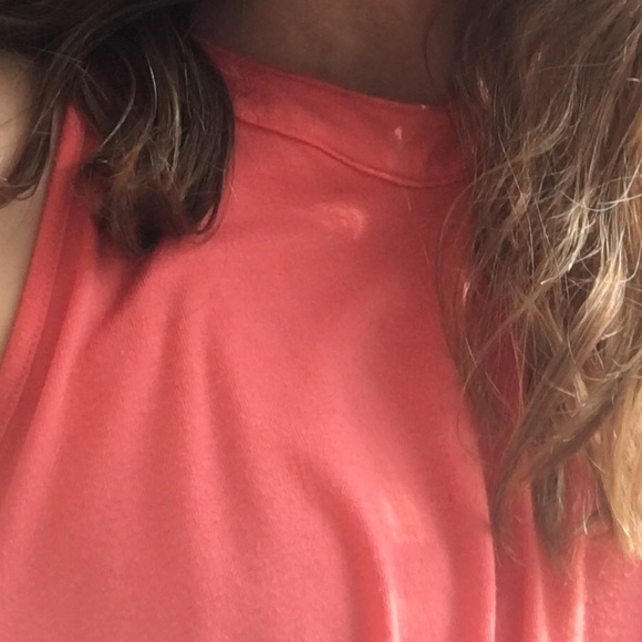 Adorable pink halter top - Picture 2 of 2